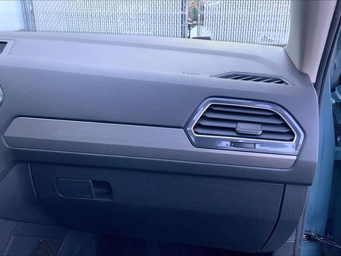 Used 2020 Volkswagen Tiguan SE w/ Panoramic Sunroof Package image 19