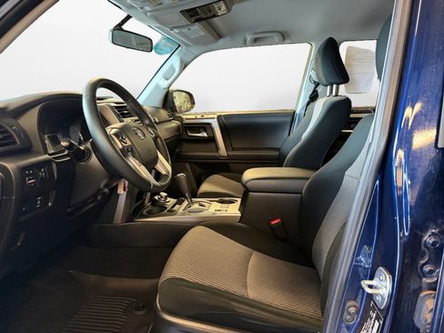 Certified 2019 Toyota 4Runner SR5 AWD/4WD image 11