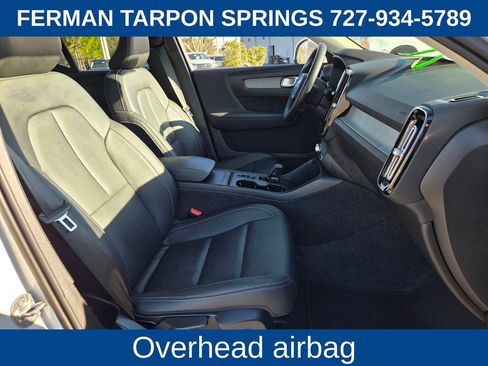 Certified 2025 Volvo XC40 B5 Core image 21