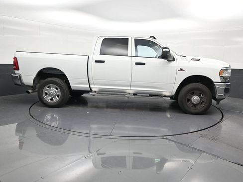 Used 2024 RAM 2500 Tradesman w/ Chrome Appearance Group AWD/4WD image 7