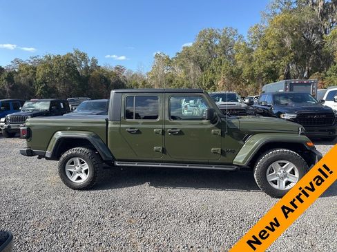 Used 2022 Jeep Gladiator Sport image 6