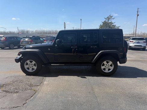 Used 2018 Jeep Wrangler Unlimited Sport S AWD/4WD image 10