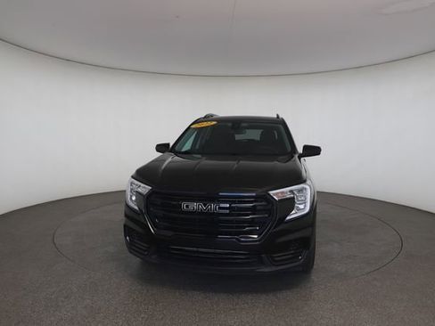 Used 2022 GMC Terrain SLE w/ Driver Convenience Package FWD image 32