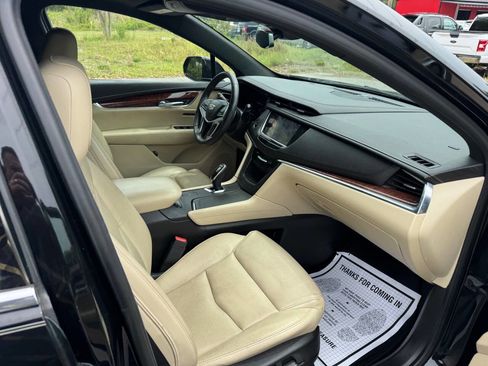 Used 2017 Cadillac XT5 Luxury w/ Driver Awareness Package image 15