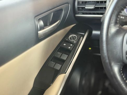 Used 2017 Lexus IS 300 AWD image 25