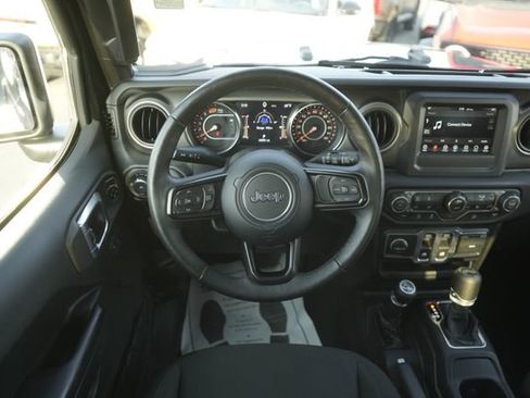 Used 2019 Jeep Wrangler Sport S image 17