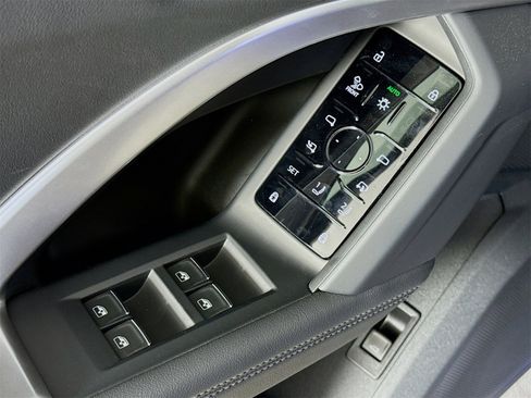 New 2025 Audi Q5 Premium Plus image 17