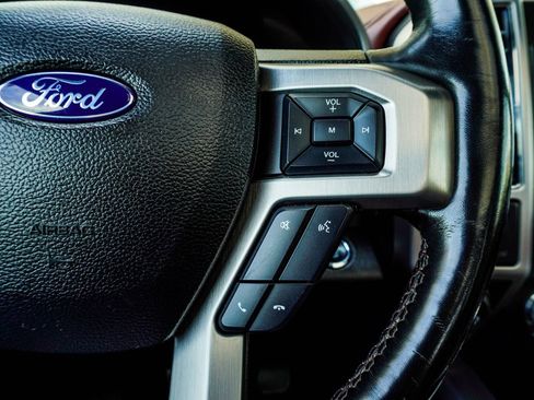 Used 2019 Ford F150 Platinum w/ Equipment Group 701A Luxury image 34