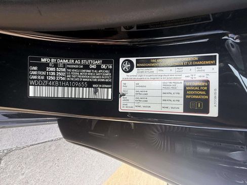 Used 2017 Mercedes-Benz E 300 4MATIC image 22