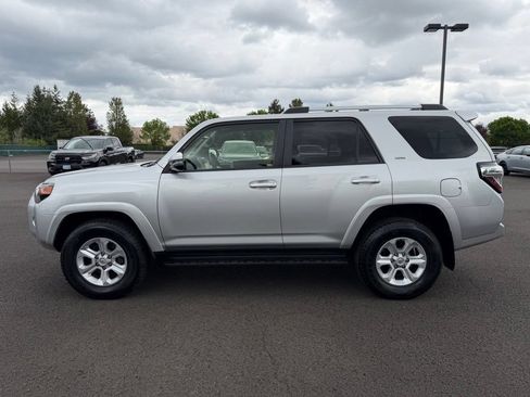 Used 2022 Toyota 4Runner SR5 Premium AWD/4WD image 6