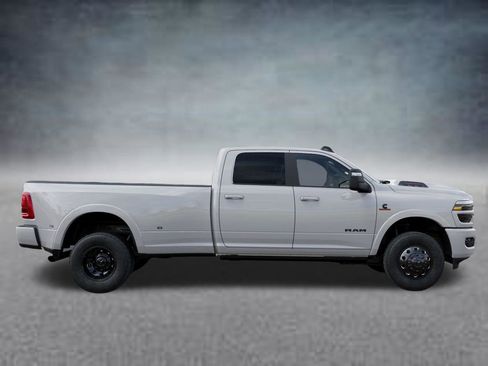 New 2025 RAM 3500 Limited AWD/4WD image 21