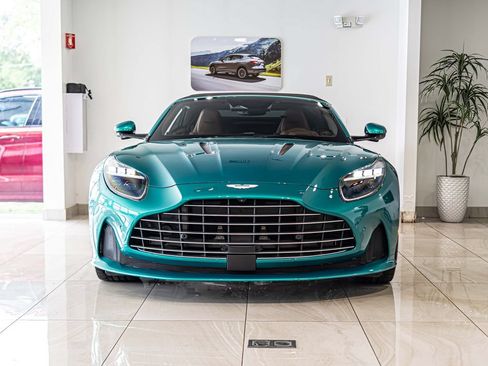 Used 2025 Aston Martin DB12 Convertible RWD image 2