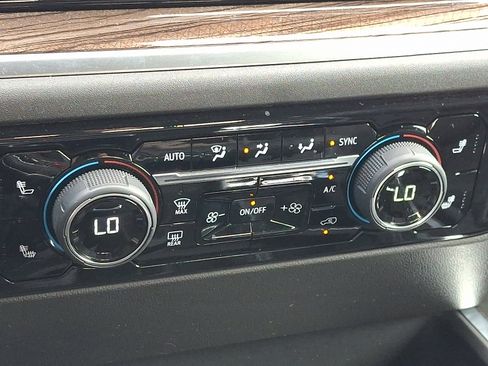 Used 2025 Chevrolet Silverado 1500 LT Trail Boss w/ LT Trail Boss Premium Package image 17