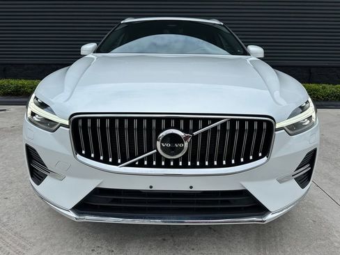 Used 2023 Volvo XC60 T8 Ultimate image 8