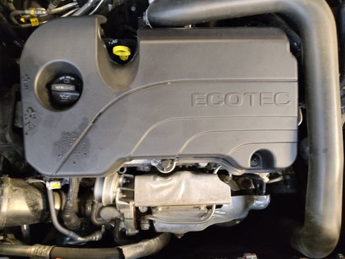 Used 2023 Chevrolet Equinox LT FWD image 30