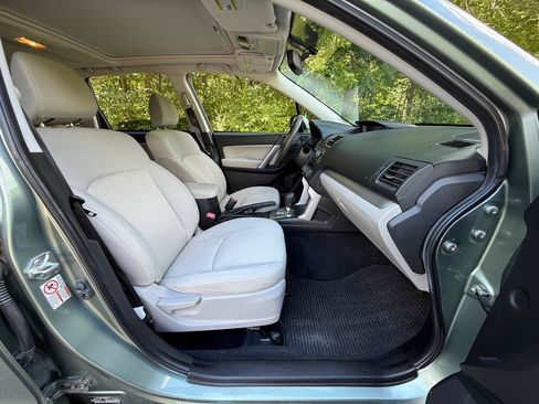 Used 2015 Subaru Forester 2.5i Premium w/ All-Weather Package AWD/4WD image 29