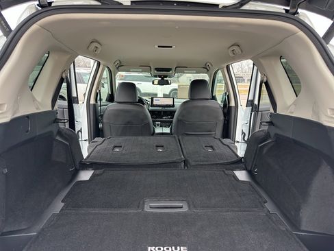 Used 2024 Nissan Rogue SL image 37