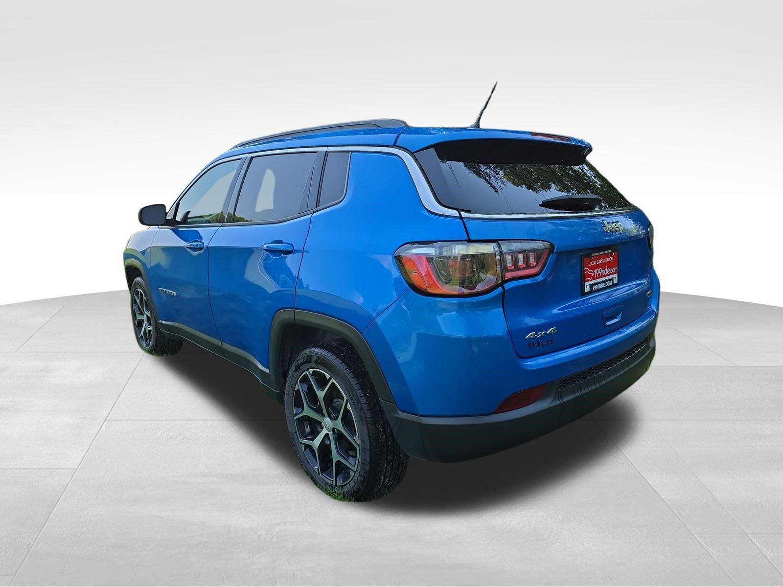 Used 2024 Jeep Compass Latitude AWD/4WD image 4