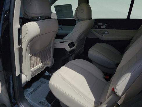 New 2026 Mercedes-Benz GLS 450 4MATIC image 10