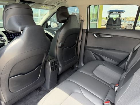 Used 2025 Kia Niro Wind FWD image 33