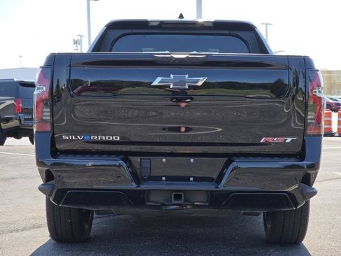 Used 2025 Chevrolet Silverado EV RST AWD/4WD image 17