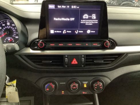 Certified 2023 Kia Forte LXS image 12