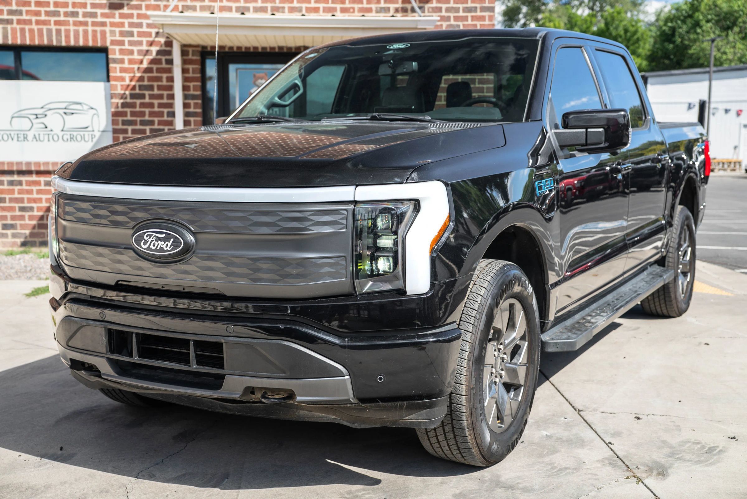 Used 2025 Ford F150 Lightning Lariat AWD/4WD image 1