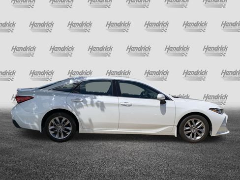 Used 2022 Toyota Avalon XLE FWD image 11