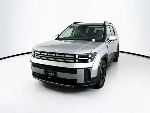 Used 2025 Hyundai Santa Fe SEL image 3