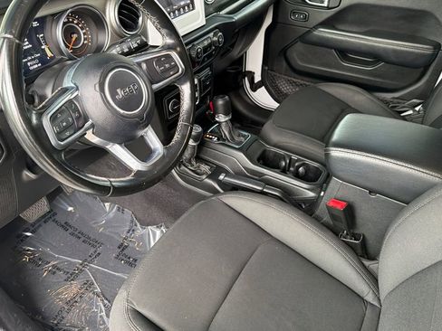 Used 2020 Jeep Wrangler Unlimited Sahara AWD/4WD image 10