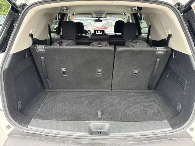 Certified 2025 Nissan Pathfinder SV AWD/4WD image 13