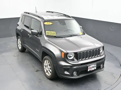 Used 2021 Jeep Renegade Latitude w/ Convenience Group AWD/4WD image 15