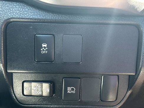 Used 2023 Toyota Tacoma SR5 AWD/4WD image 25