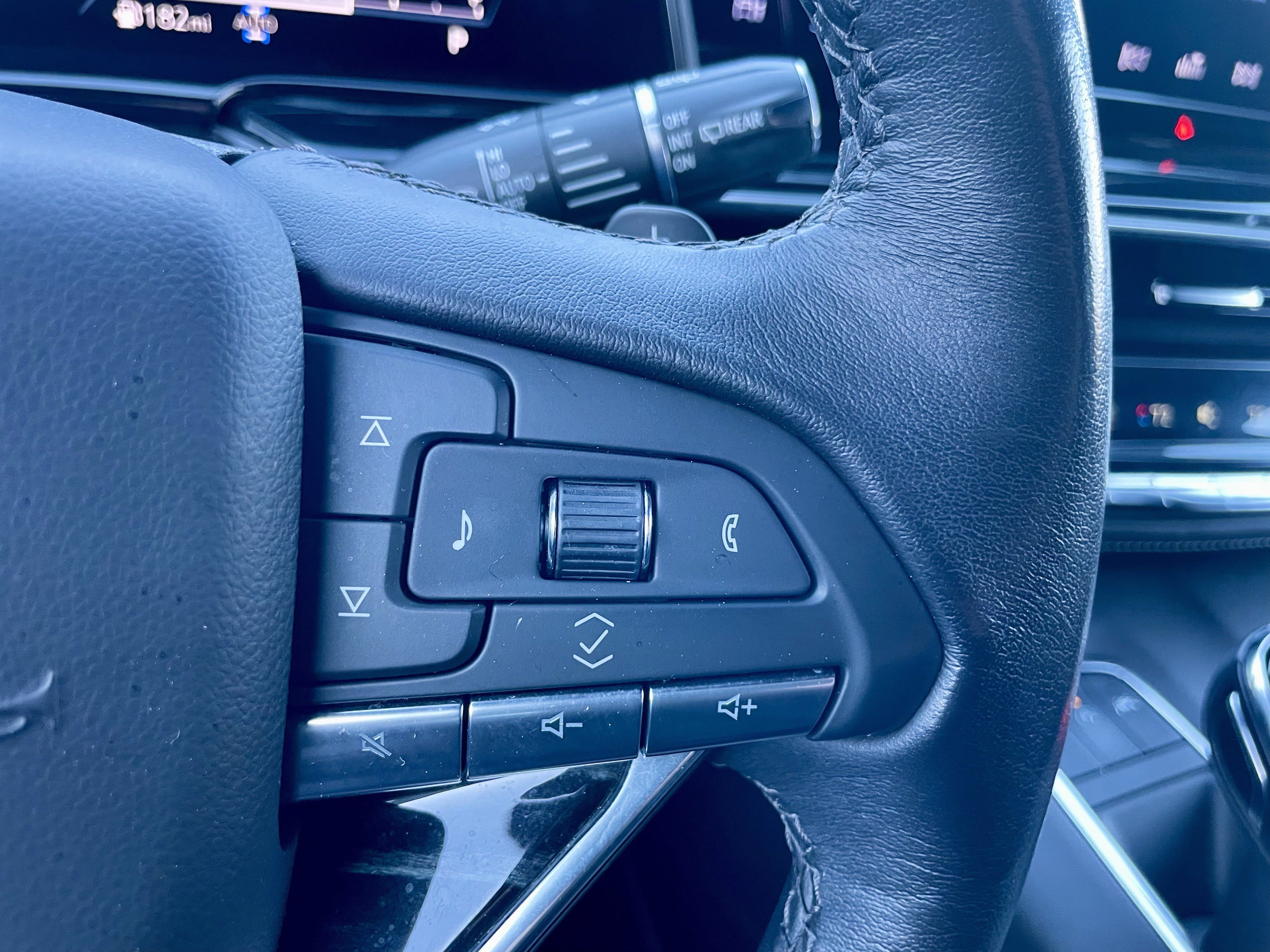 Used 2023 Cadillac Escalade ESV Sport AWD/4WD image 22
