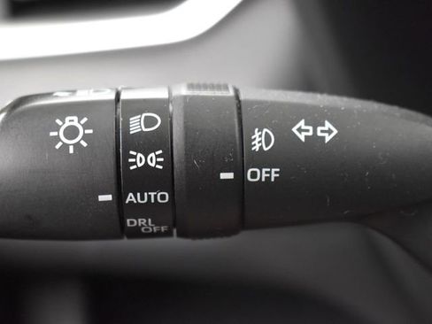 Used 2020 Toyota RAV4 XLE image 27