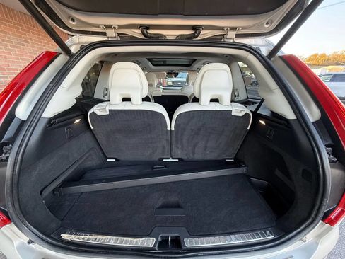 Used 2016 Volvo XC90 T6 Momentum w/ Momentum Plus Package image 18