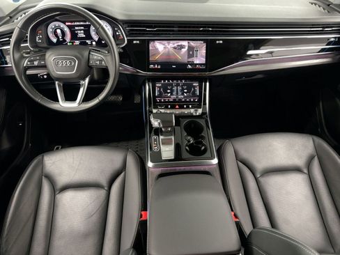 Used 2023 Audi Q8 Prestige w/ Prestige Package image 27