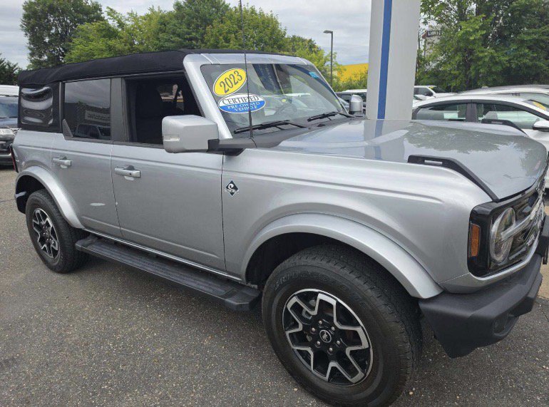 Used 2023 Ford Bronco Outer Banks AWD/4WD image 3