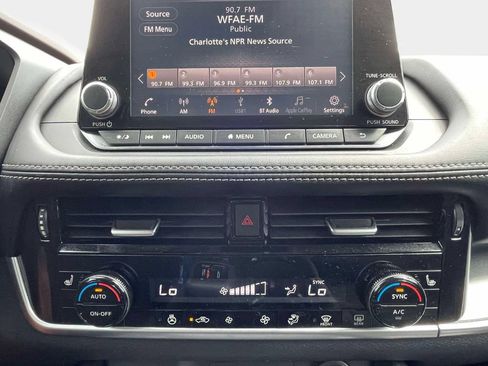 Used 2021 Nissan Rogue SV w/ Premium Package FWD image 30