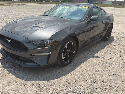 Used 2020 Ford Mustang Coupe RWD image 3