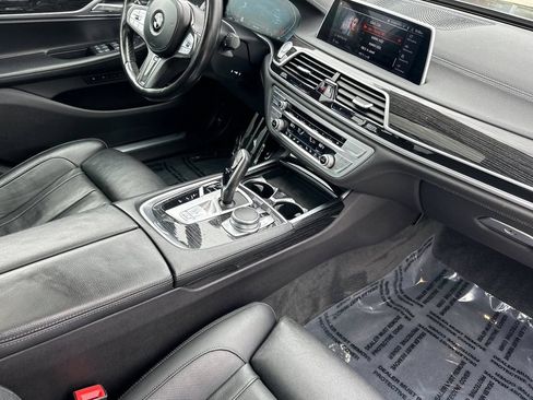 Used 2022 BMW 740i w/ M Sport Package RWD image 16