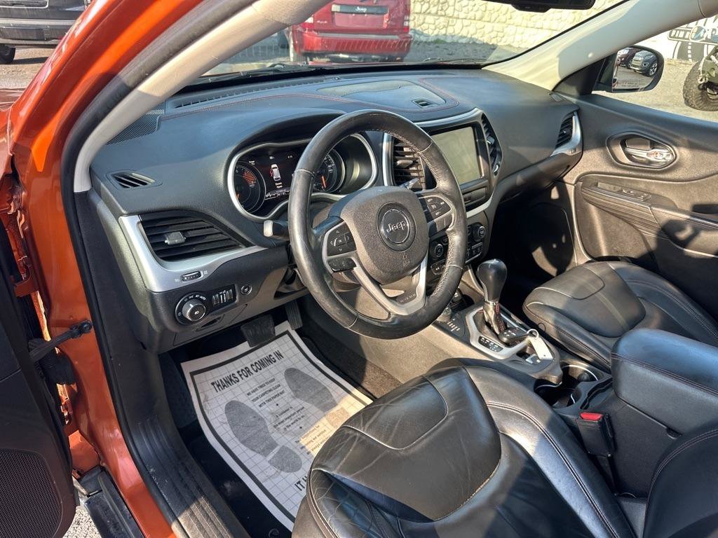 Used 2016 Jeep Cherokee Trailhawk w/ Comfort/Convenience Group AWD/4WD image 21
