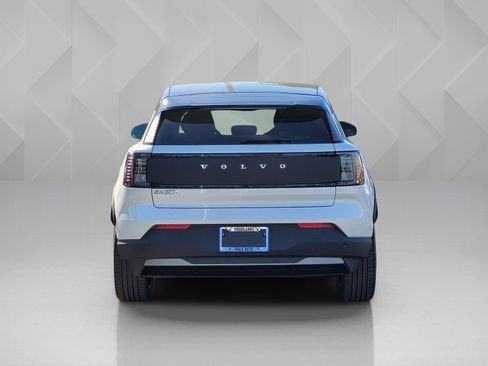 New 2026 Volvo EX30 Cross Country Ultra image 5
