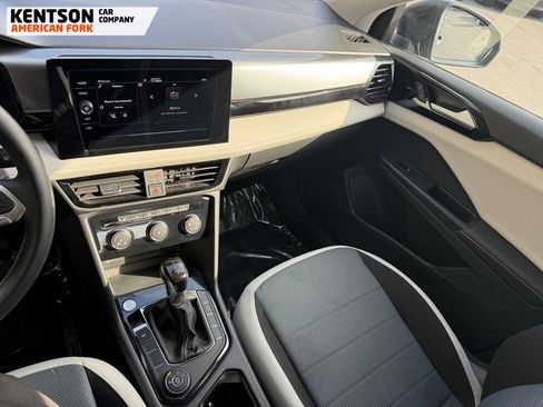 Used 2025 Volkswagen Taos S image 23
