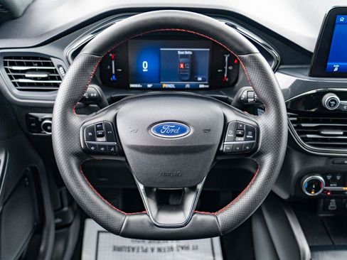 Used 2025 Ford Escape ST-Line Select AWD/4WD image 16