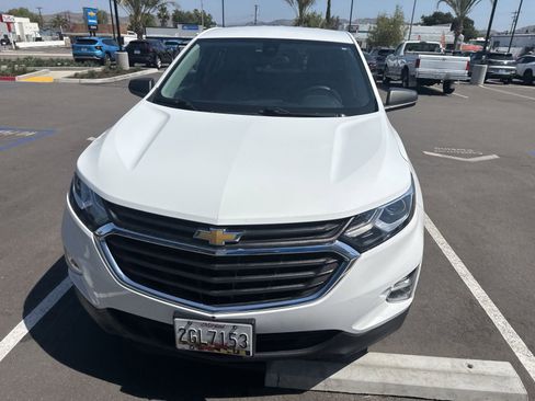 Used 2021 Chevrolet Equinox LS w/ LS Convenience Package FWD image 5
