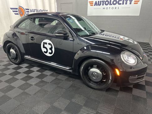 Used 2018 Volkswagen Beetle 2.0T Coast w/ Coast Lighting Package FWD image 2