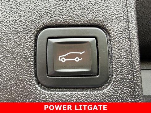 Certified 2018 GMC Terrain SLE w/ Driver Convenience Package AWD/4WD image 22