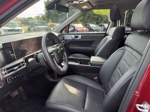 Used 2025 Hyundai Santa Fe Limited AWD/4WD image 4