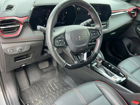 Used 2024 Chevrolet TrailBlazer RS w/ Convenience Package FWD image 15